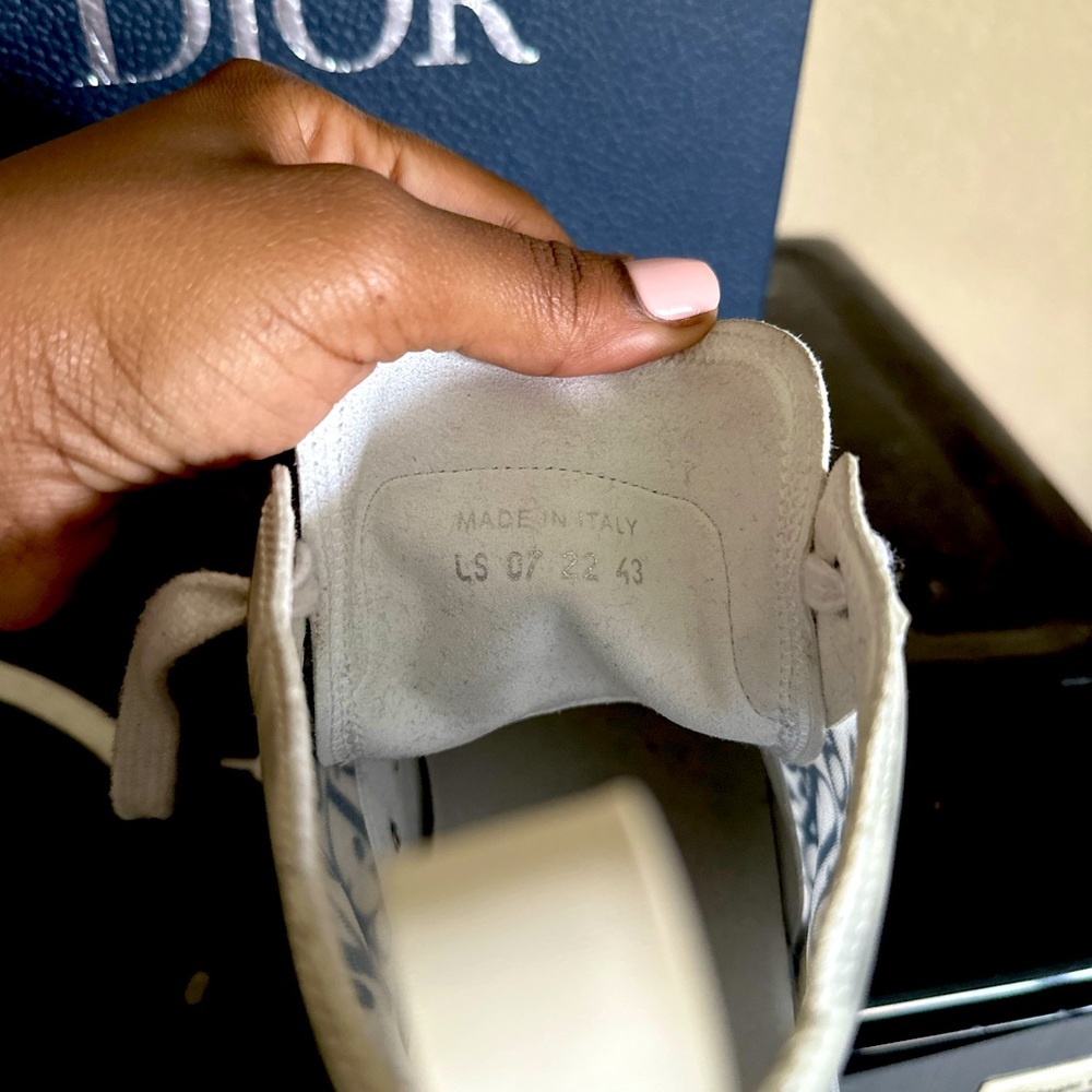 Authentic Dior Chucks with Box. No creases Only worn 3 times - Picture 3 of 3